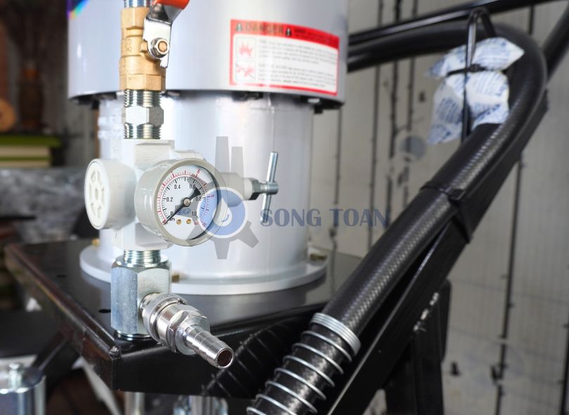 máy phun sơn dầu, sơn epoxy tỉ số nén